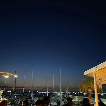 Apartament Seafront Family & Free Parking, The Cruiseflat *