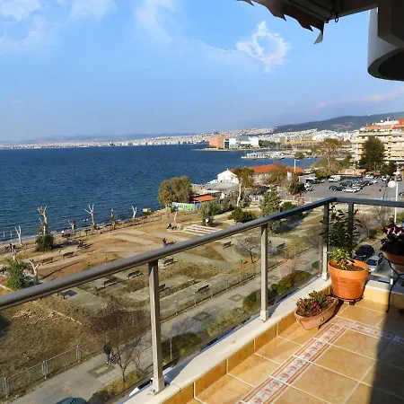Seafront Family & Free Parking, The Cruiseflat Salonicco