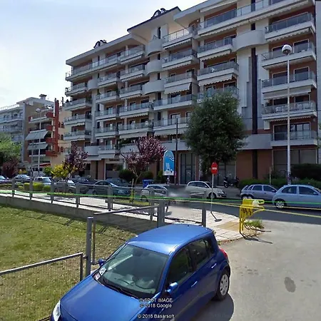 Seafront Family & Free Parking, The Cruiseflat 塞萨洛尼基